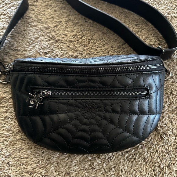 Foxblood Web Fanny Pack - Picture 2 of 8